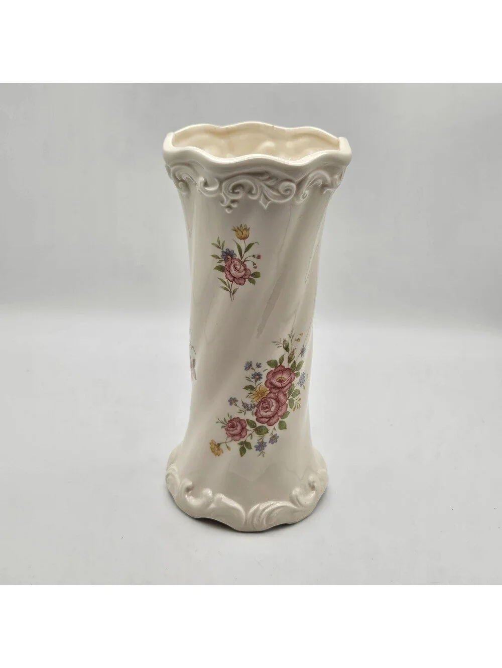 Vintage CMC White Floral 10